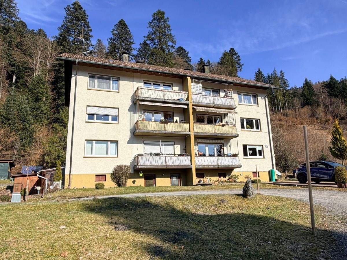 Immobilie in Todtmoos - Solides Renditeobjekt: Voll vermietetes MFH mit Ausbaupotenzial auf großem Grundstück - Bild 1