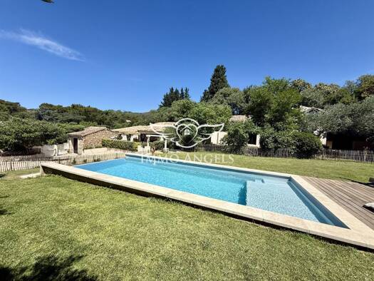 Haus zum Kauf 735.000 € 182 m² 1.485 m² Grundstück Jardins de la Fontaine Nîmes 30000