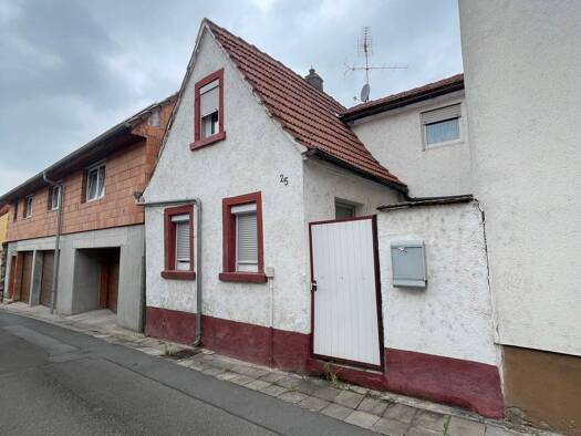 Reihenmittelhaus zum Kauf 68.000 € 3 Zimmer 47 m² 1 m² Grundstück frei ab sofort Kellergasse 25 Obrigheim Obrigheim (Pfalz) 67283