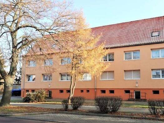 Wohnung zur Miete 325 € 3 Zimmer 54,9 m² EG Staßfurter Straße 59 Neundorf Staßfurt Ot Neundorf 39418