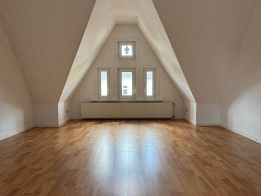 Wohnung zur Miete 700 € 4 Zimmer 95 m² 2. Geschoss Puschkinallee 9 Gotha 99867