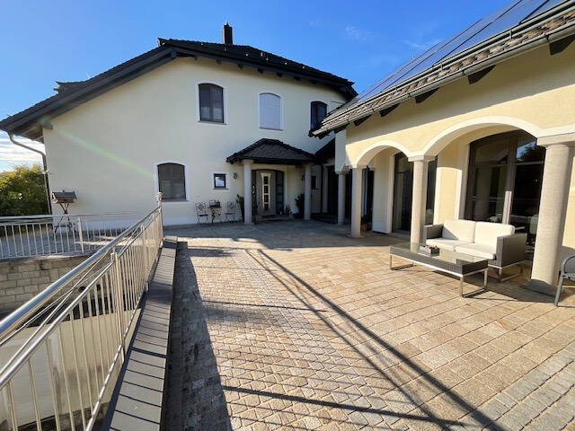 Villa zum Kauf - Mehr