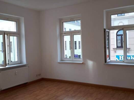 Wohnung zur Miete 310 € 3 Zimmer 70 m² Geschoss 1/3 frei ab sofort Weinholdstraße 23 Reichenbach 08468