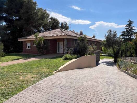 Villa zum Kauf 800.000 € 4 Zimmer 402 m² 1.909 m² Grundstück Sabadell 08206