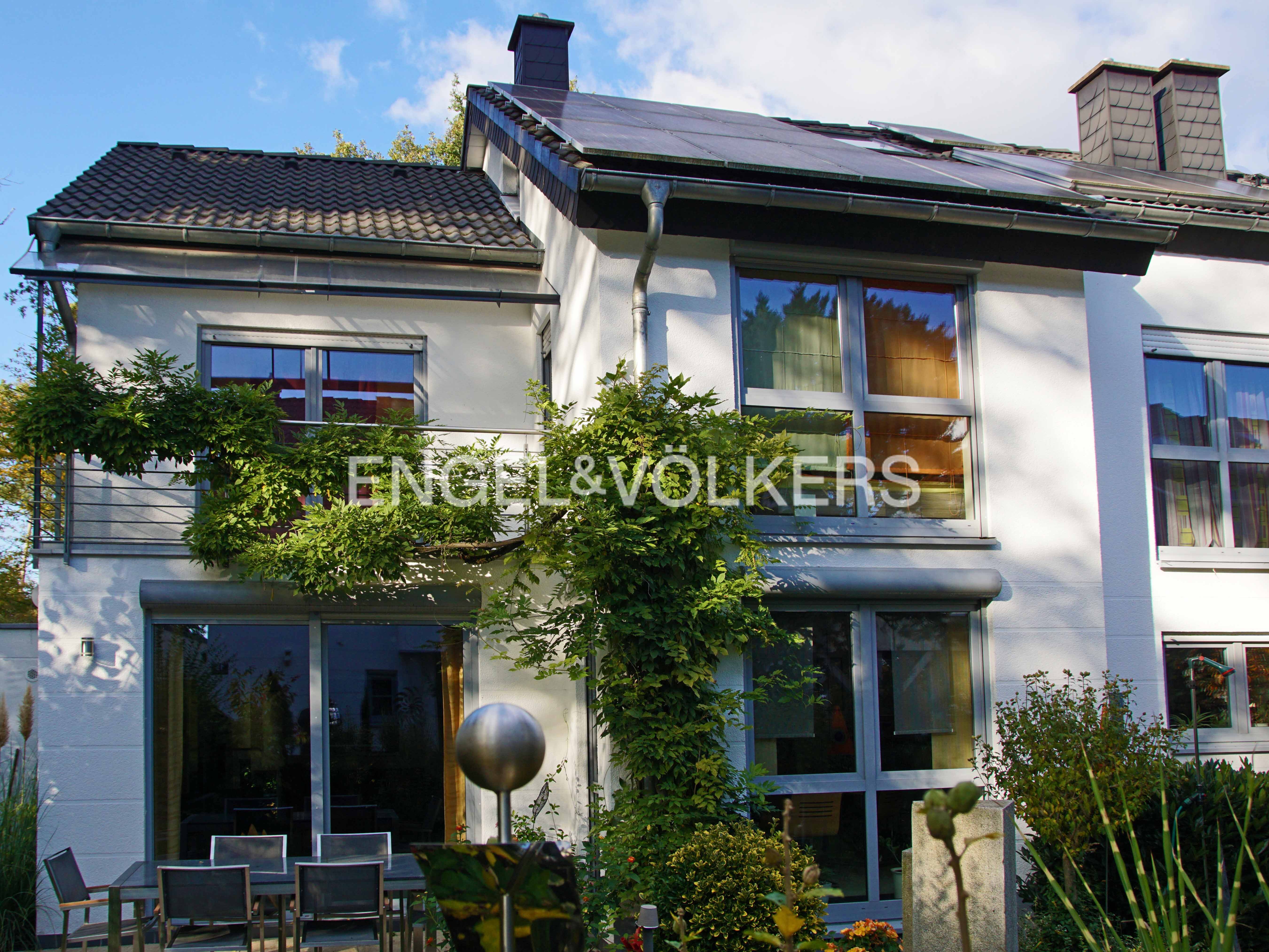 Einfamilienhaus zum Kauf 875.000 € 6 Zimmer 157 m²<br/>Wohnfläche 323 m²<br/>Grundstück Walldorf 69190