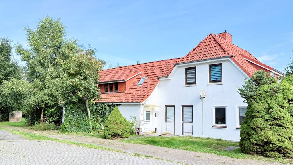 Mehrfamilienhaus zum Kauf als Kapitalanlage geeignet 329.000 € 8 Zimmer 248,6 m² 2.624 m² Grundstück Hauptstraße 15 Horstedt 27367