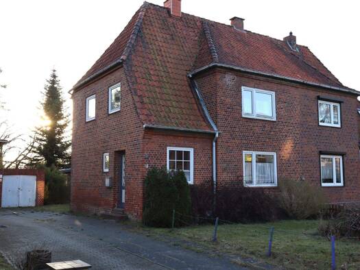 Doppelhaushälfte zum Kauf 149.000 € 5 Zimmer 106 m² 700 m² Grundstück Rendsburg 24768