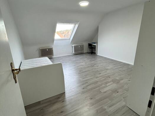 Wohnung zur Miete 1.100 € 2,5 Zimmer 70 m² Geschoss 3/4 frei ab 15.09.2026 Zuffenhausen Zuffenhausen 70435