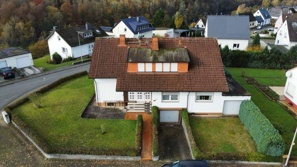 Einfamilienhaus zum Kauf 289.000 € 8 Zimmer 151 m² 817 m² Grundstück Kirschhofen Weilburg-Kirschhofen 35781