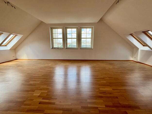 Wohnung zur Miete 1.700 € 3 Zimmer 180 m² Dachgeschoss Zentrum Leipzig 04109