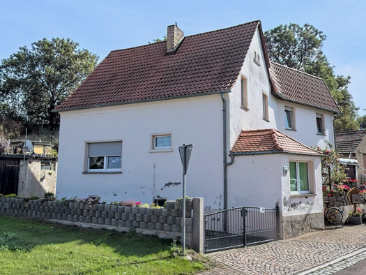 Einfamilienhaus zum Kauf 88.500 € 7 Zimmer 200 m² 423 m² Grundstück frei ab sofort Weißenfelser Straße 3 Pörsten Lützen 06686