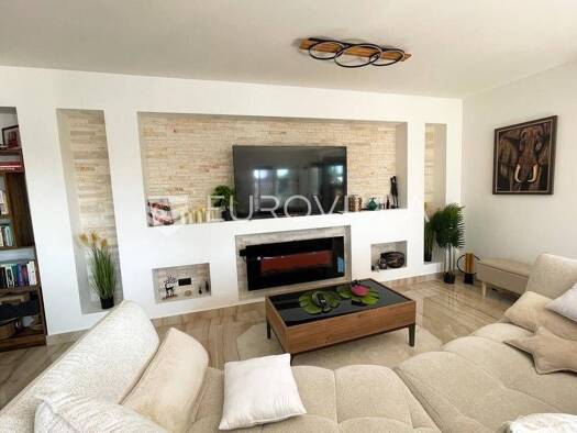 Haus zum Kauf 1.350.000 € 4 Zimmer 550 m² Donji Miholjac Donji Miholjac