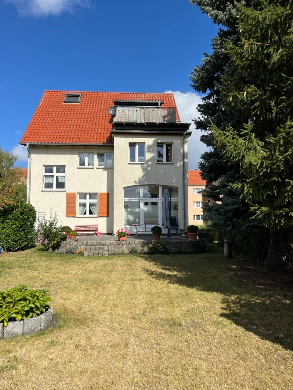 Villa zum Kauf 210 m²<br/>Wohnfläche 607 m²<br/>Grundstück Stendal Stendal 39576