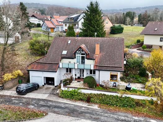 Einfamilienhaus zum Kauf 349.500 € 7 Zimmer 205 m² 1.100 m² Grundstück frei ab 01.07.2026 Sandberg Gersfeld 36129