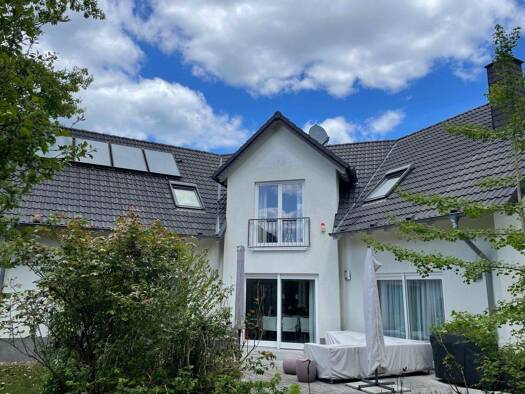 Einfamilienhaus zur Miete 3.500 € 8 Zimmer 265 m² 1.250 m² Grundstück frei ab 01.03.2026 Kleinmachnow 14532