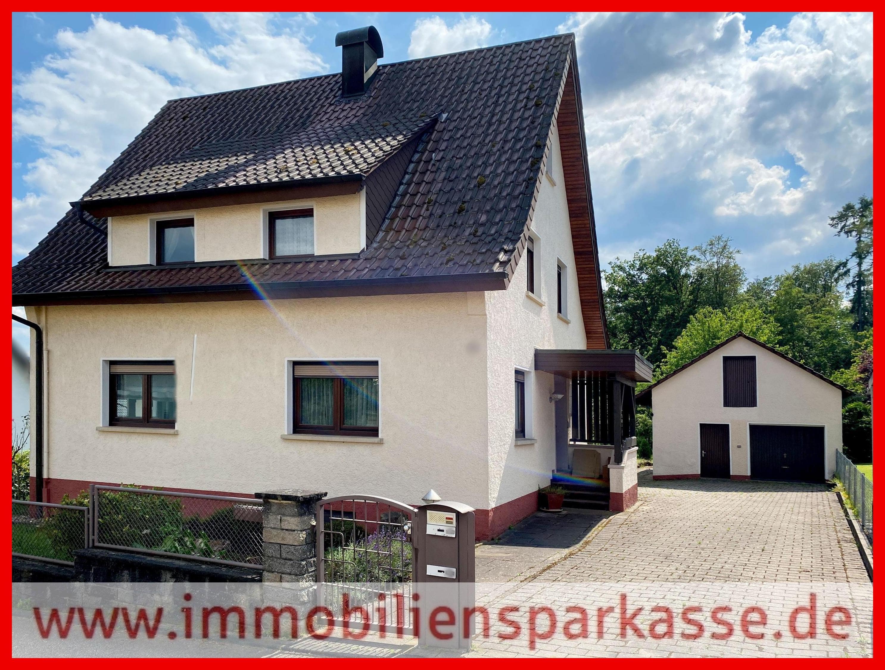 Mehrfamilienhaus zum Kauf 498.000 € 7 Zimmer 192 m²<br/>Wohnfläche 1.980 m²<br/>Grundstück ab sofort<br/>Verfügbarkeit Huchenfeld - Stadtviertel 141 Pforzheim 75181