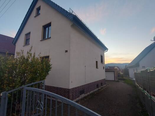 Einfamilienhaus zum Kauf 180.000 € 6 Zimmer 115,5 m² 860 m² Grundstück Herrengrabenstraße Saalfeld Saalfeld/Saale 07318