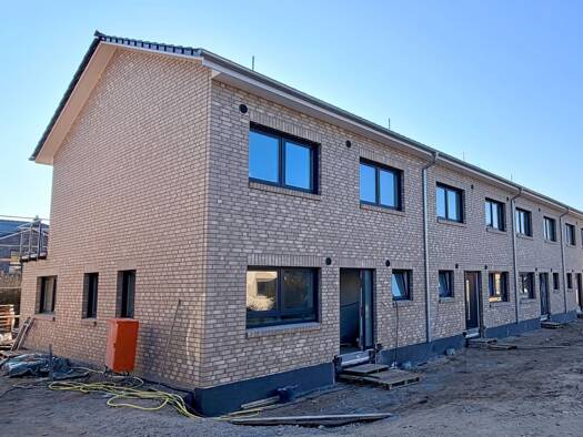 Reihenmittelhaus zur Miete - Erstbezug 1.600 € 4 Zimmer 123,5 m² 210 m² Grundstück frei ab 01.06.2026 Verden 27283