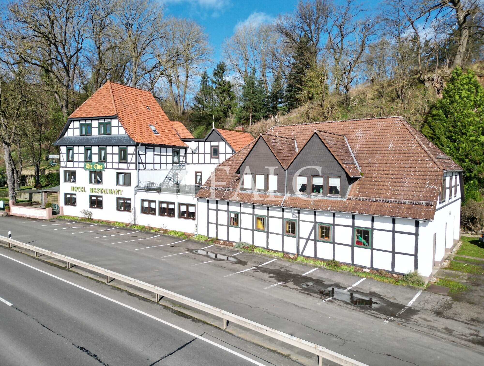 Immobilie zum Kauf als Kapitalanlage geeignet 289.990 € 18 Zimmer 974 m²<br/>Fläche 10.086 m²<br/>Grundstück Am Roten Stein 3 Einbeck Einbeck 37574