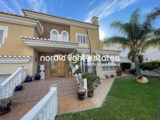 Chalet zum Kauf 749.500 € 5 Zimmer 232 m² Vélez-Málaga 29751