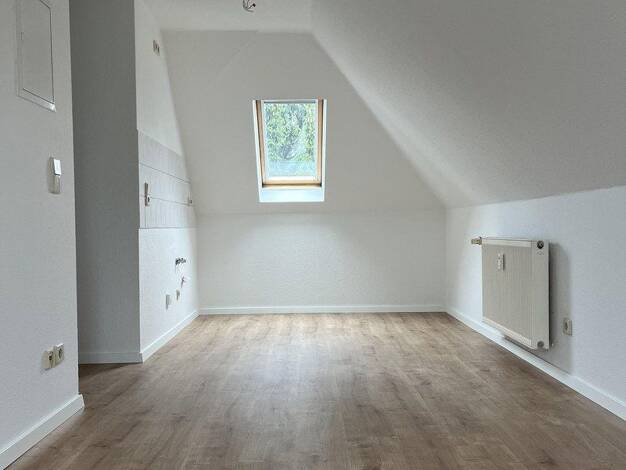 Wohnung zur Miete 200 € 2 Zimmer 26,8 m² 3. Geschoss Neefestraße 109 Kappel Kappel 09119