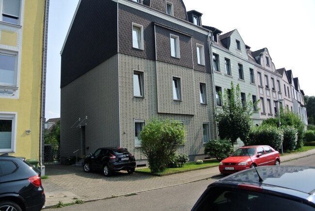 Wohnung zur Miete 550 € 3 Zimmer 85 m²<br/>Wohnfläche 3.<br/>Geschoss ab sofort<br/>Verfügbarkeit Speldorf - Nordost Mülheim an der Ruhr 45478