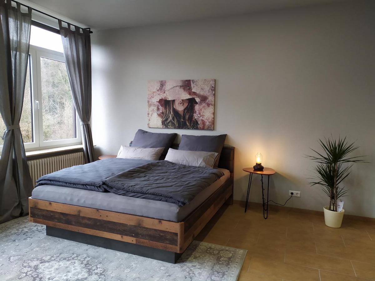 Studio zur Miete 600 € 1 Zimmer 46 m²<br/>Wohnfläche Beutelsbacher 12 Untertürkheim Stuttgart 70327