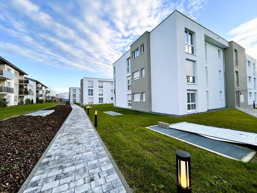Wohnung zur Miete 1.416 € 4 Zimmer 118,3 m² EG Jestetten Jestetten 79798