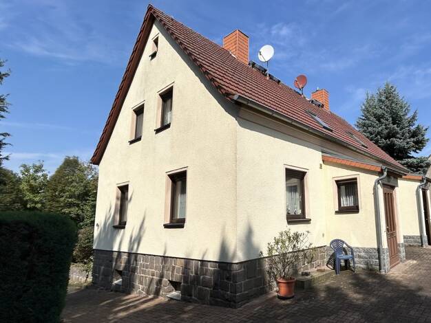 Doppelhaushälfte zum Kauf 135.000 € 3 Zimmer 73,2 m² 970 m² Grundstück Döbeln 04720