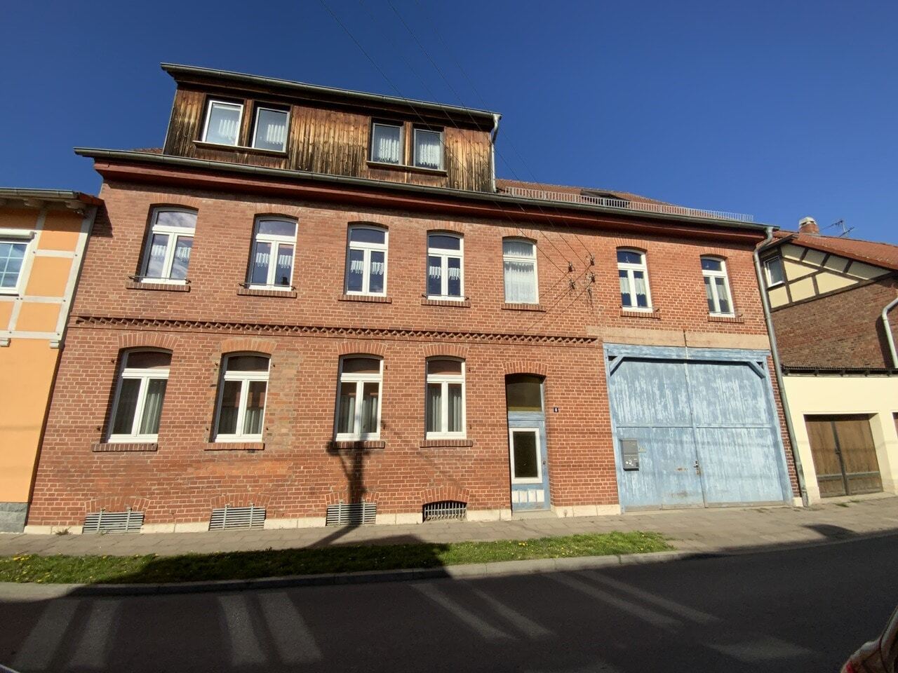 Mehrfamilienhaus zum Kauf 295.000 € 9 Zimmer 280 m²<br/>Wohnfläche 1.281 m²<br/>Grundstück Gebesee 99189