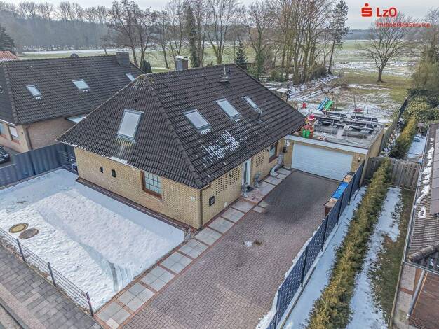 Einfamilienhaus zum Kauf 365.000 € 7 Zimmer 166,9 m² 1.697 m² Grundstück Zetel 26340
