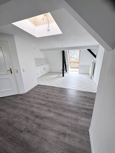 Wohnung zur Miete 360 € 2 Zimmer 61 m² Dachgeschoss, 3. Geschoss frei ab sofort Plauensche-Str.55 Ostviertel Gera 07545