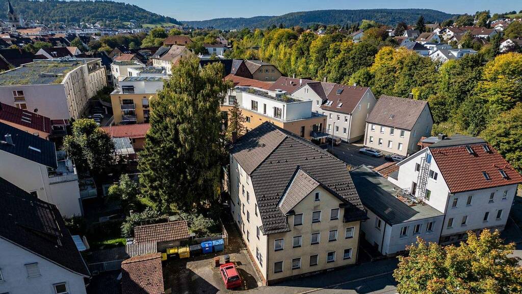 Mehrfamilienhaus zum Kauf 940.000 € 22 Zimmer 564,8 m² 398 m² Grundstück frei ab sofort Tuttlingen 78532
