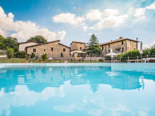 Haus zum Kauf 1.680.000 € 820 m² 130.000 m² Grundstück Umbertide 06019
