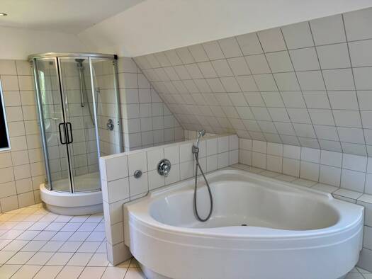Wohnung zur Miete 1.100 € 3 Zimmer 100 m² Geschoss 1/2 frei ab 01.11.2025 Lindenweg 43 Tornesch 25436