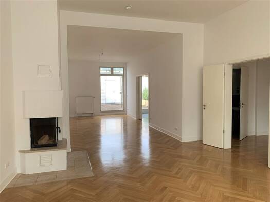 Wohnung zur Miete 3.050 € 5 Zimmer 180 m² 4. Geschoss frei ab 15.09.2026 Oranienburger Straße 3 Mitte Mitte 10178
