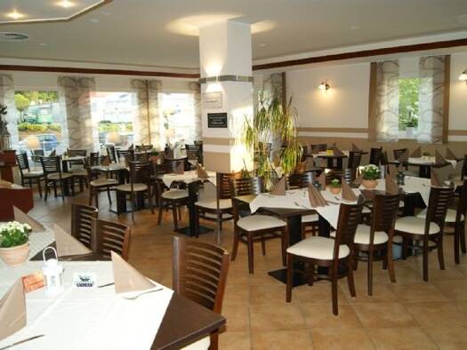 Hotel zur Miete 10 Zimmer 20 Betten 110 m² Gastrofläche Innenstadt Euskirchen 53879