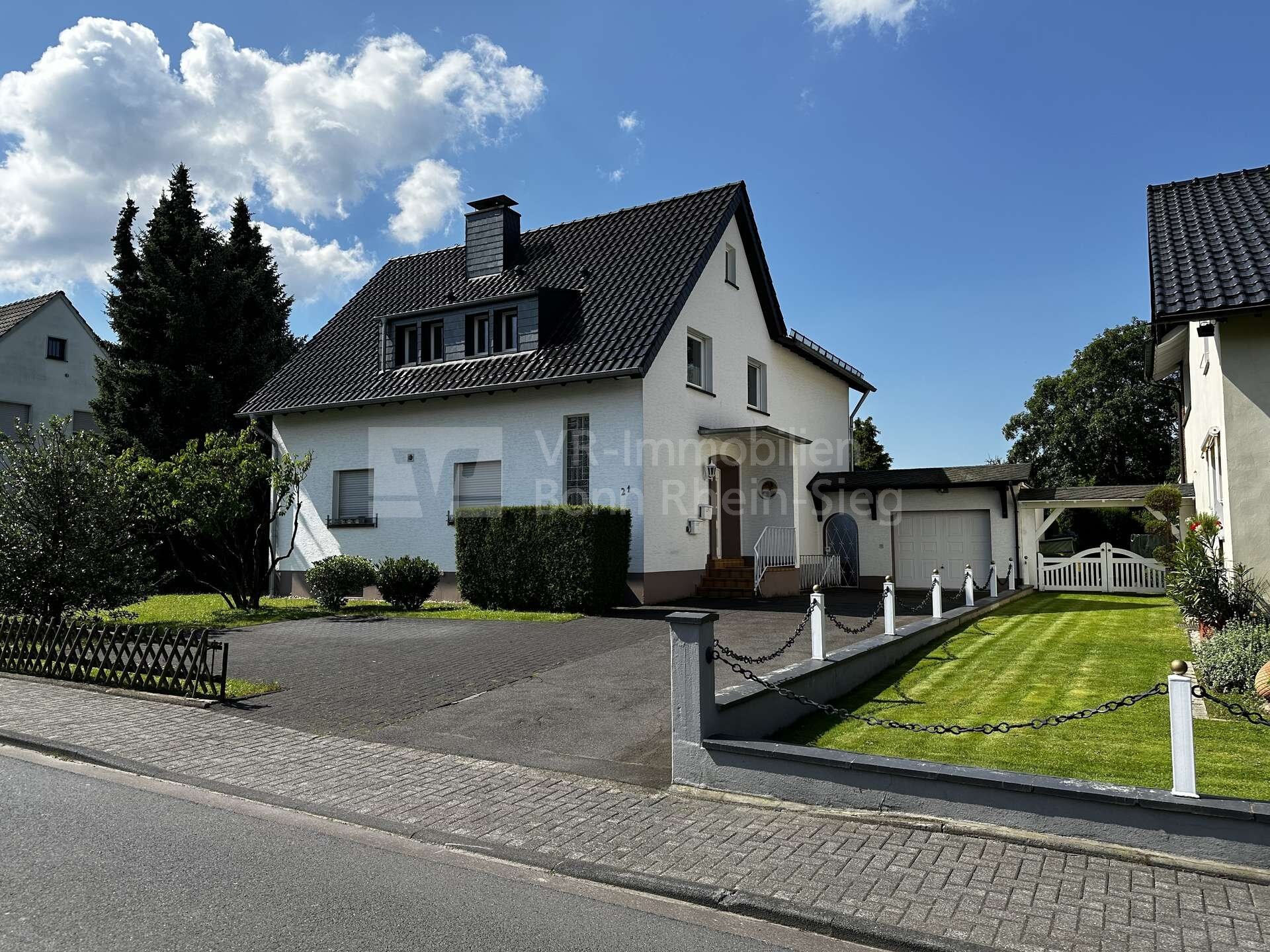 Mehrfamilienhaus zum Kauf 499.000 € 6 Zimmer 180 m²<br/>Wohnfläche 1.305 m²<br/>Grundstück Lohmar Lohmar 53797