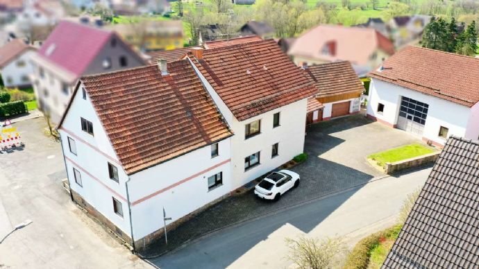 Mehrfamilienhaus zum Kauf 398.000 € 9 Zimmer 272 m²<br/>Wohnfläche 1.393 m²<br/>Grundstück Hutten Schlüchtern 36381