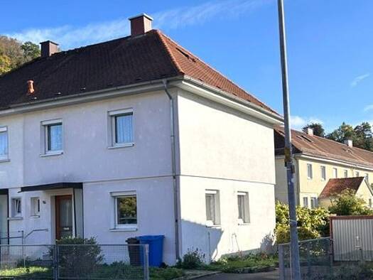 Doppelhaushälfte zum Kauf 280.000 € 4,5 Zimmer 100 m² 280 m² Grundstück frei ab 02.11.2026 Biberach Biberach an der Riß 88400