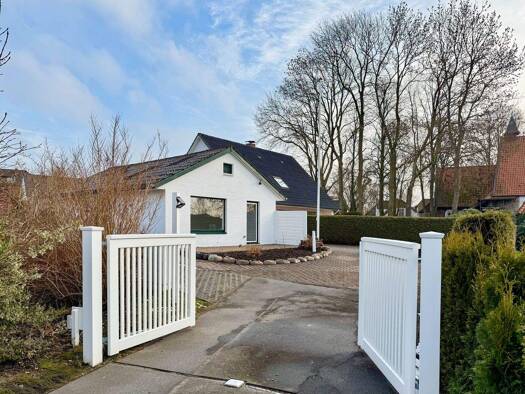 Einfamilienhaus zum Kauf 469.000 € 8 Zimmer 212 m² 1.404 m² Grundstück Norderstapel 25868