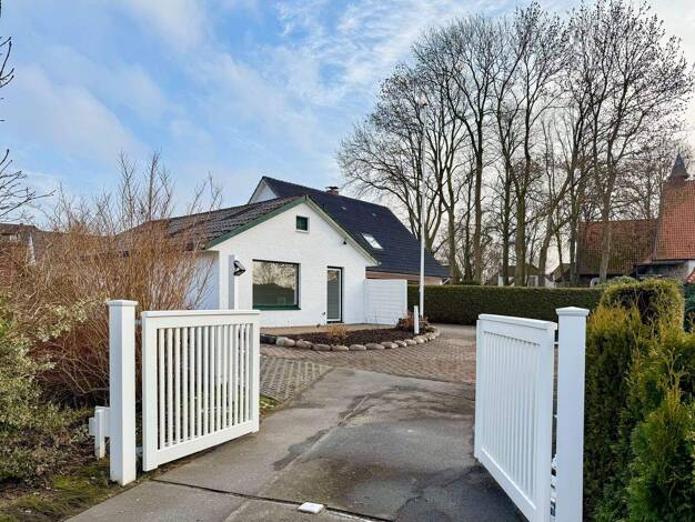 Einfamilienhaus zum Kauf 469.000 € 8 Zimmer 212 m² 1.404 m² Grundstück Norderstapel 25868