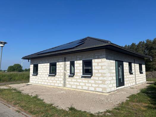 Einfamilienhaus zum Kauf - Erstbezug provisionsfrei 360.000 € 105 m² 775 m² Grundstück frei ab sofort Hainichte Wiesen 17 Pulspforde Zerbst/Anhalt 39264