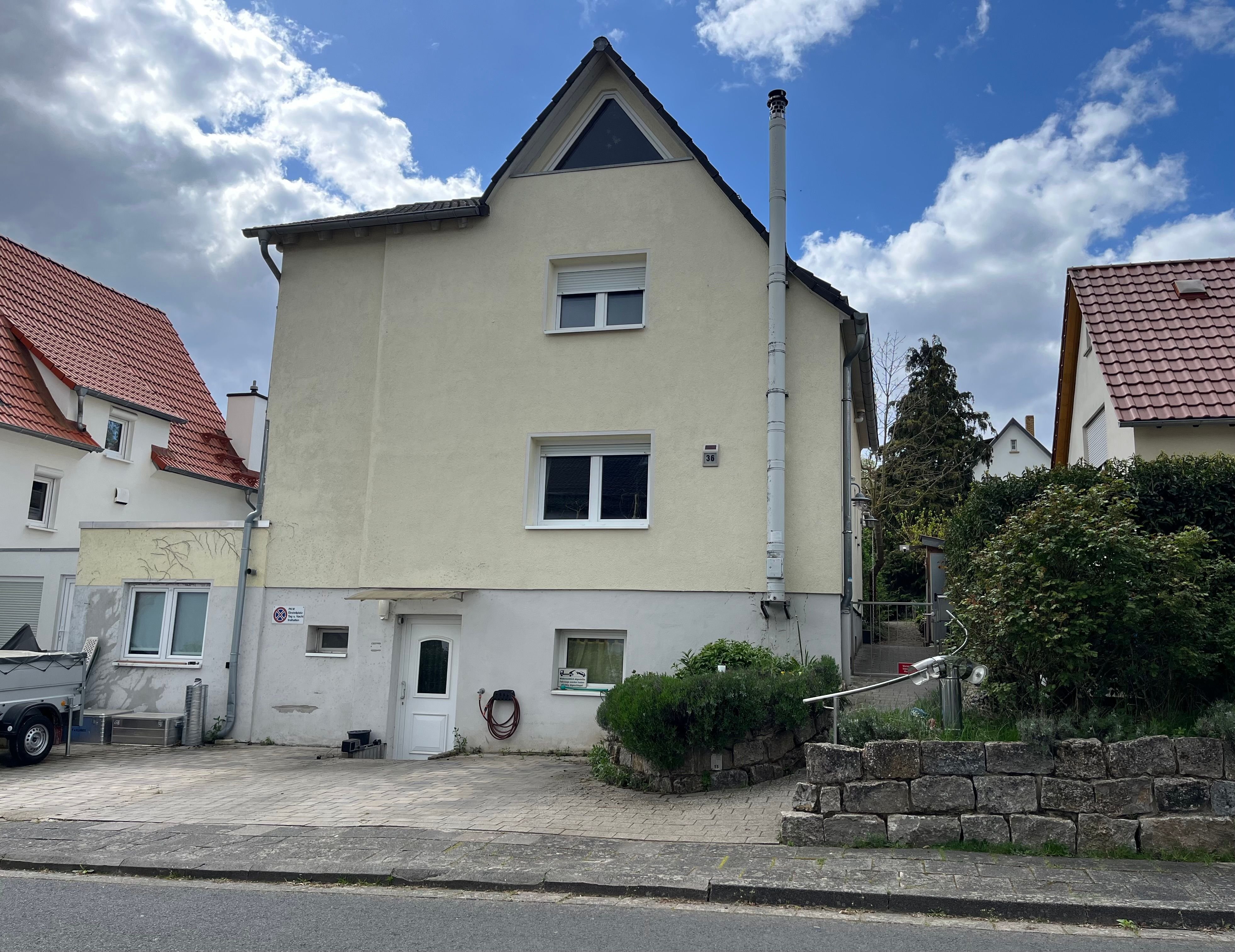 Einfamilienhaus zum Kauf 535.000 € 6 Zimmer 160 m²<br/>Wohnfläche 483 m²<br/>Grundstück Butzbach Butzbach 35510