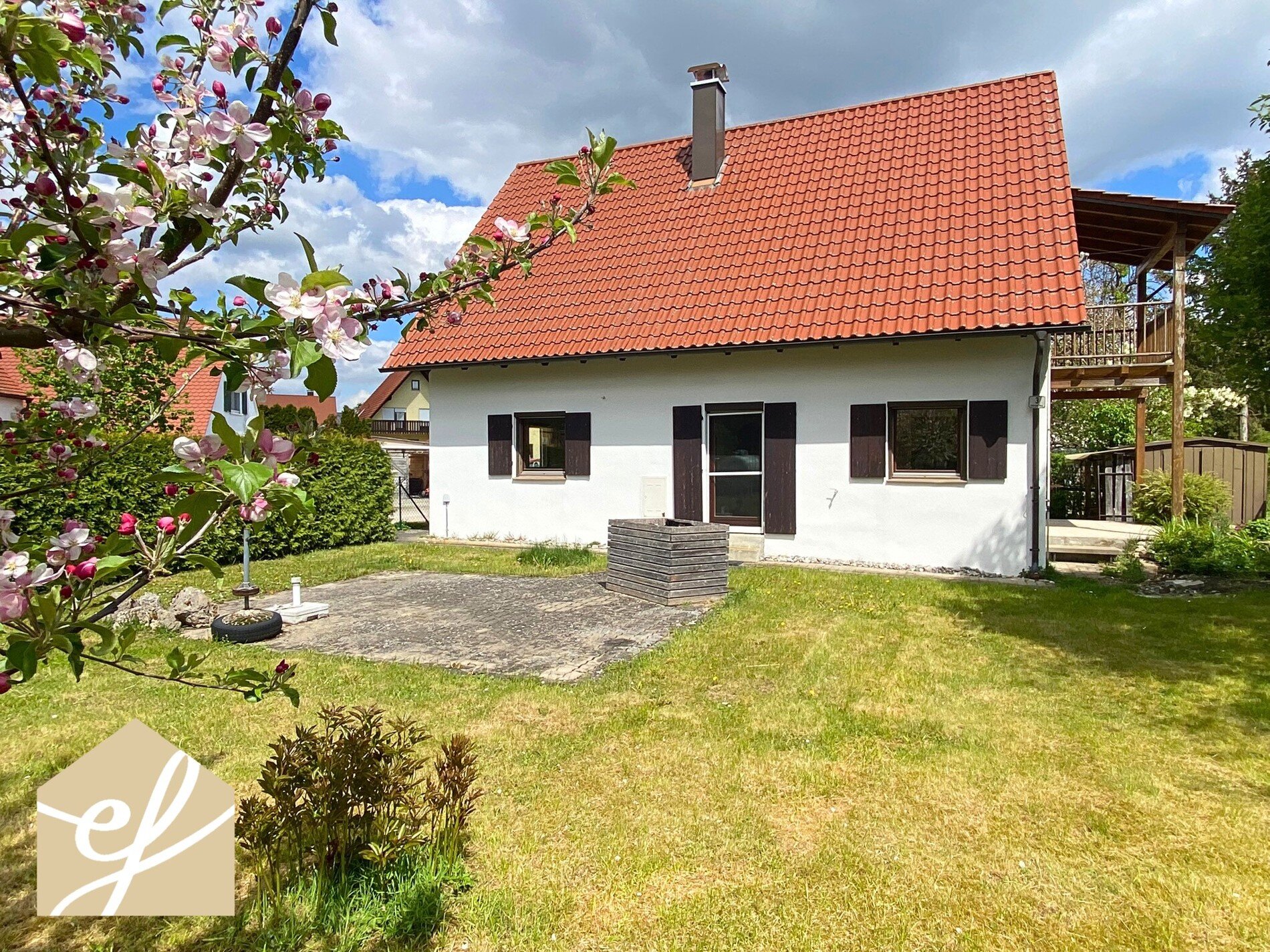 Einfamilienhaus zum Kauf 259.000 € 5 Zimmer 97 m²<br/>Wohnfläche 449 m²<br/>Grundstück Grosselfingen Nördlingen / Großelfingen 86720