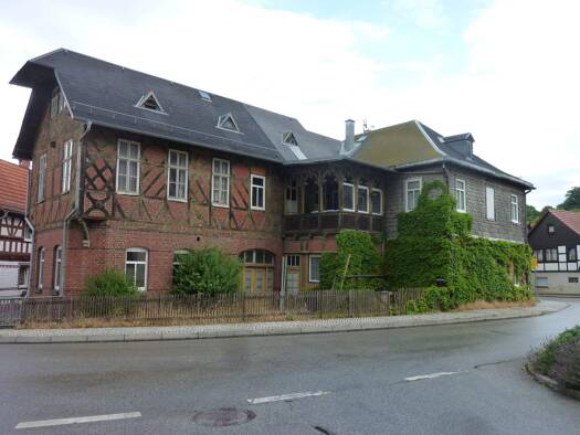 Haus zum Kauf 64.000 € 8 Zimmer 160 m² 273 m² Grundstück Untere Str. 1 Saalfeld Saalfeld/Saale 07318