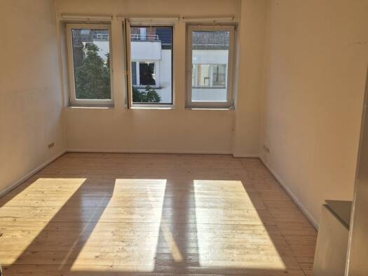 Studio zur Miete 513 € 1 Zimmer 38 m² 4. Geschoss frei ab sofort Jahnstraße 55 Friedrichstadt Düsseldorf 40215