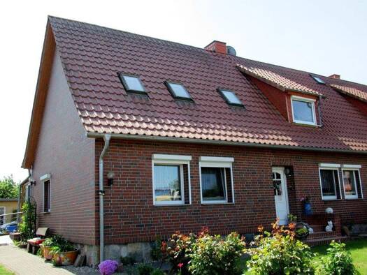 Doppelhaushälfte zum Kauf 319.000 € 5 Zimmer 135 m² 1.466 m² Grundstück Alt Schwerin 17214