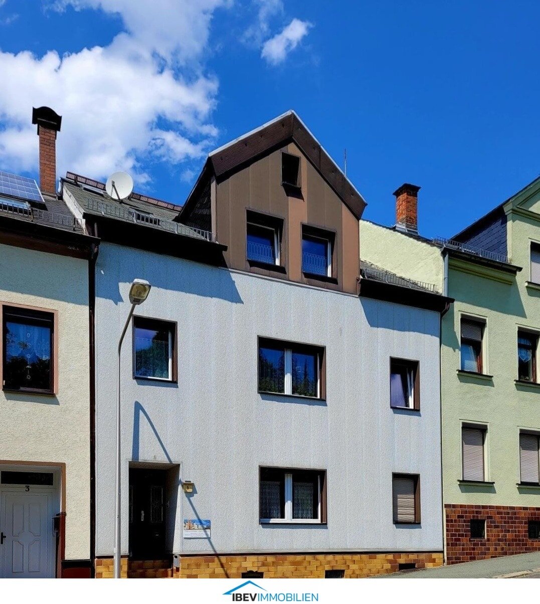 Reihenmittelhaus zum Kauf 94.000 € 6 Zimmer 130 m²<br/>Wohnfläche 243 m²<br/>Grundstück Greiz Greiz 07973