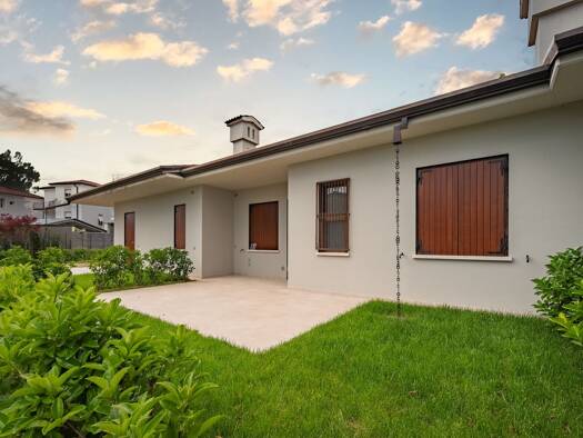 Doppelhaushälfte zum Kauf 375.000 € 3 Zimmer 63,9 m² 150 m² Grundstück Viale Michelangelo 150 Desenzano del Garda 25015